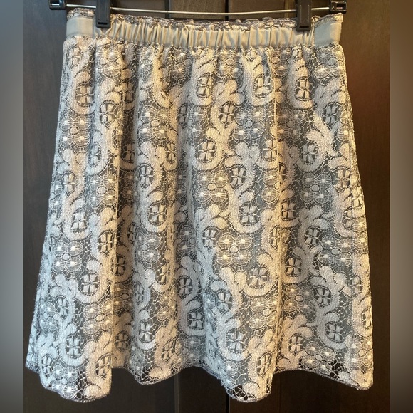 J. Crew pull on lace gray skirt sz 6 - Picture 2 of 9